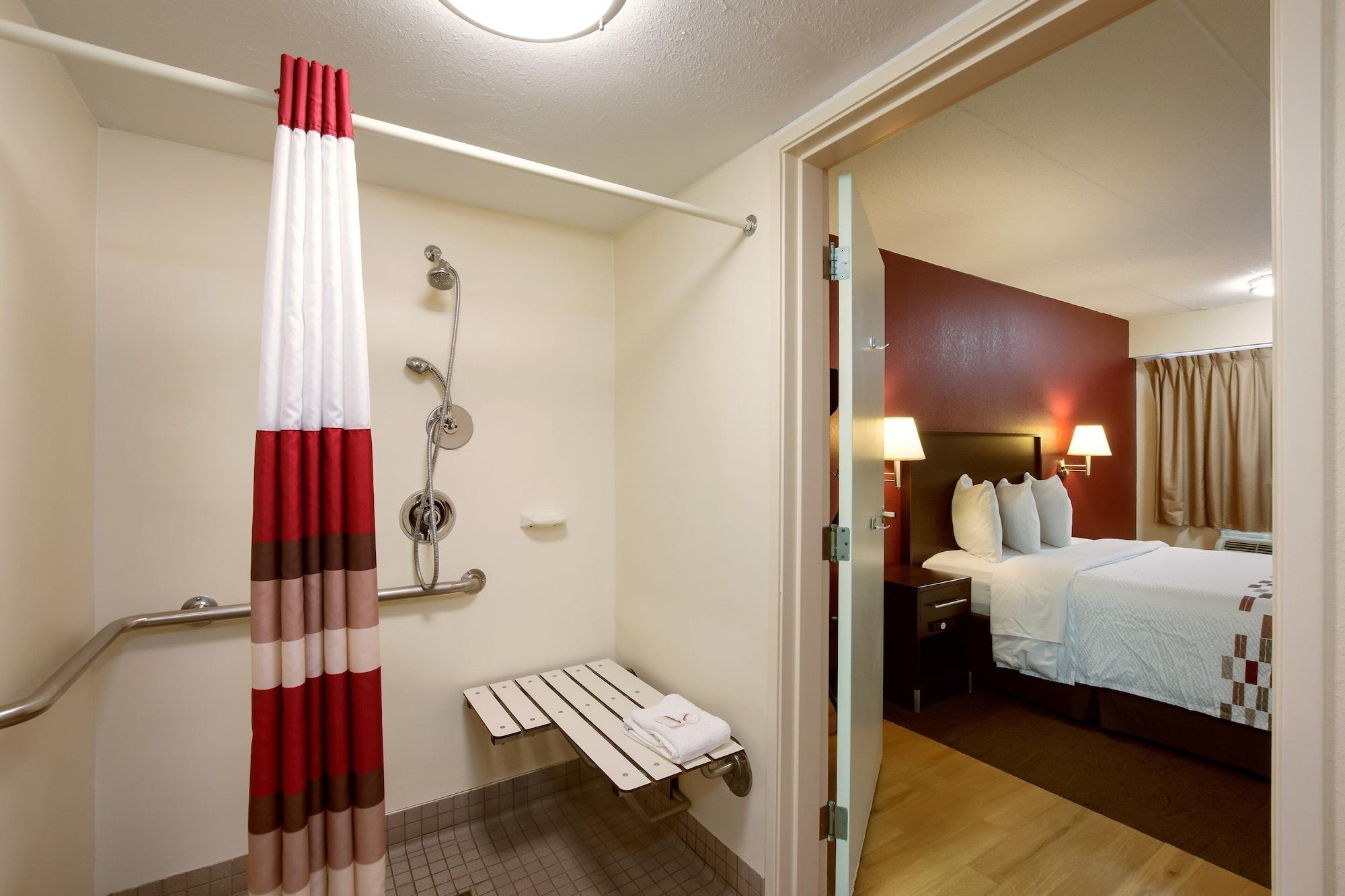 Red Roof Inn Grand Rapids Airport Каскейд Экстерьер фото