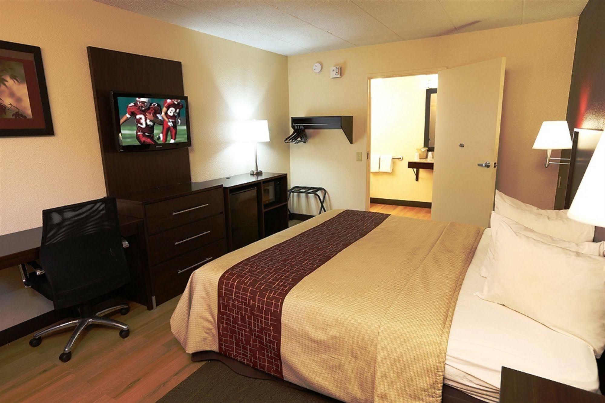 Red Roof Inn Grand Rapids Airport Каскейд Экстерьер фото
